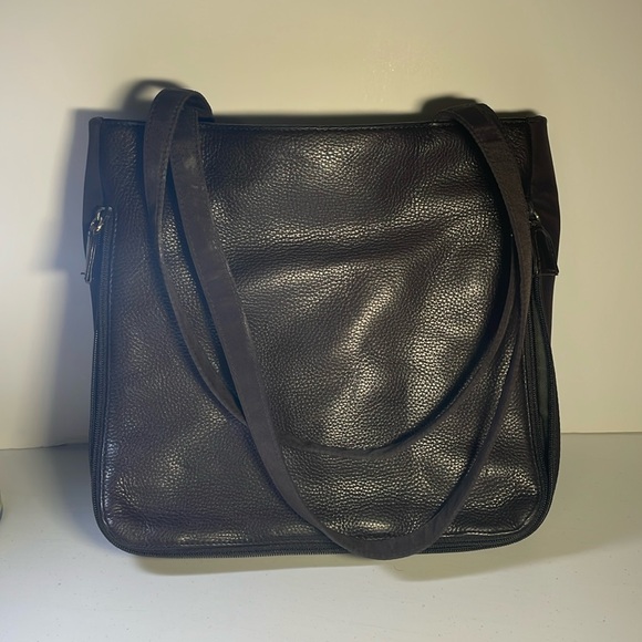 carlo D’santi Handbags - Small brown work bag, lots of pockets. Used